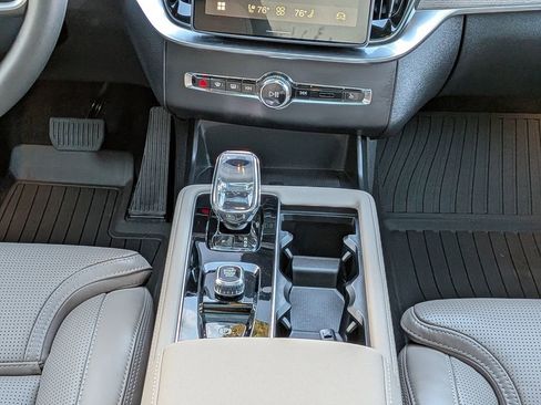 New 2026 Volvo XC90 B6 Ultra w/ Protection Package AWD/4WD image 19