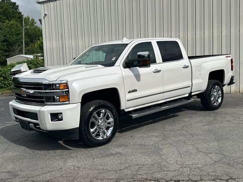 Used 2019 Chevrolet Silverado 2500 High Country w/ Duramax Plus Package AWD/4WD image 2