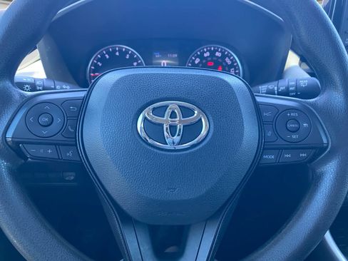 Used 2021 Toyota RAV4 XLE w/ Convenience Package FWD image 13