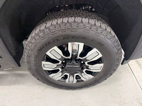 New 2026 GMC Sierra 2500 Denali w/ Denali Reserve Package AWD/4WD image 4