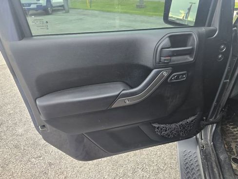 Used 2016 Jeep Wrangler Unlimited Sport w/ Quick Order Package 24S AWD/4WD image 9