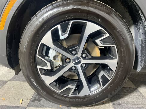 Used 2023 Kia Sportage EX image 15