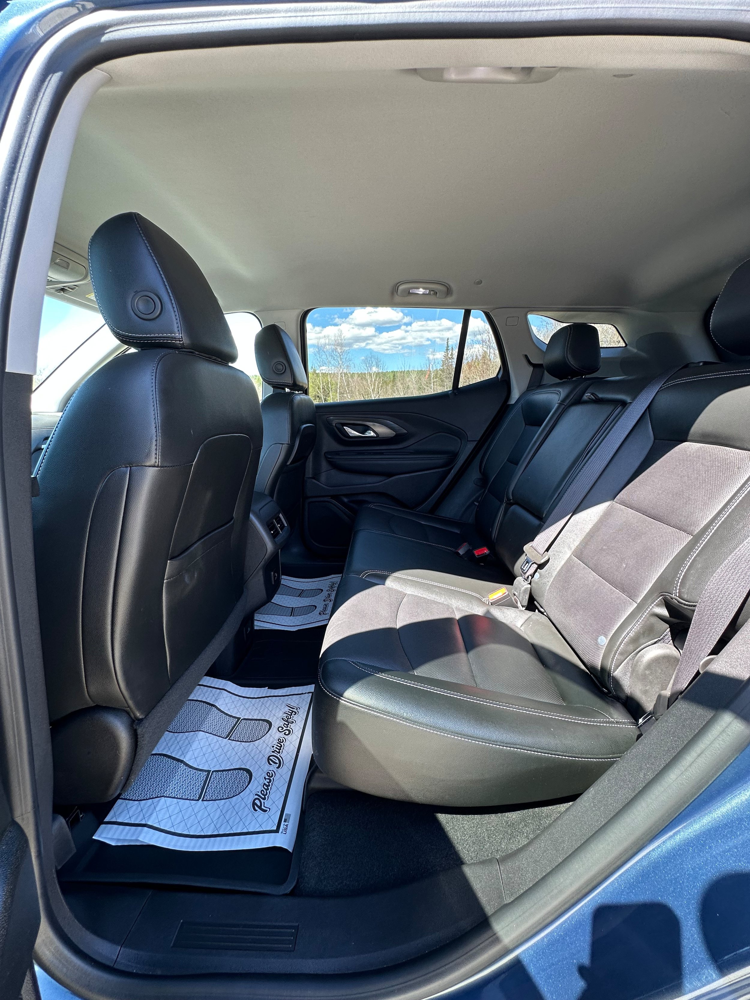 Used 2024 GMC Terrain SLT AWD/4WD image 17