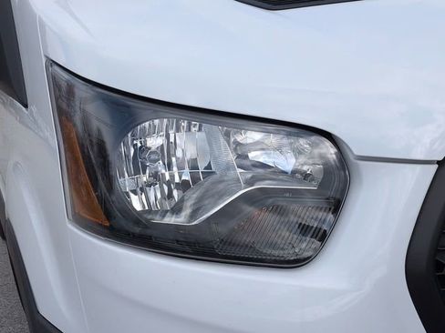 New 2026 Ford Transit 250 148 Medium Roof w/ Load Area Protection Package RWD image 9