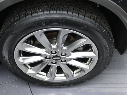 Used 2022 Lincoln Corsair AWD w/ Premium Package image 19