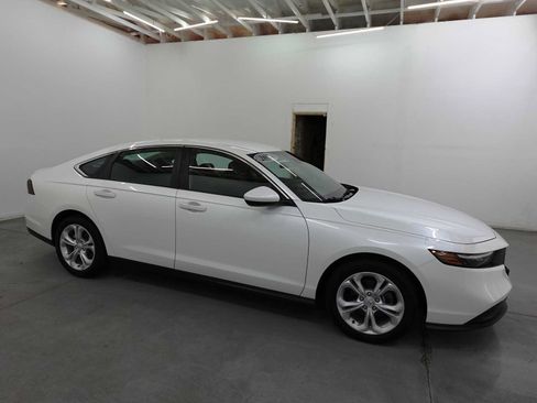 Used 2024 Honda Accord LX image 4