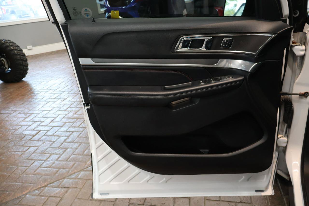 Used 2018 Ford Explorer Sport AWD/4WD image 14