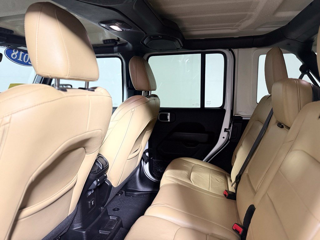 Used 2018 Jeep Wrangler Unlimited Sahara w/ Uconnect 4C Nav & Sound Group AWD/4WD image 23