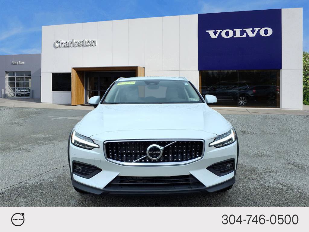 New 2026 Volvo V60 B5 Cross Country Plus w/ Protection Package Premier AWD/4WD image 8