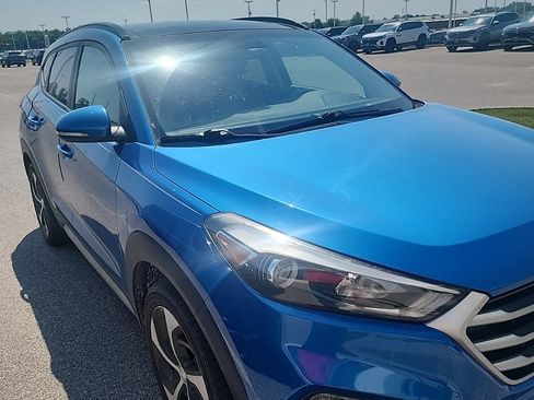 Used 2018 Hyundai Tucson Value w/ Cargo Package FWD image 5