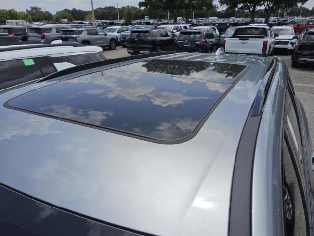 Used 2026 Buick Enclave Sport Touring w/ Power Package FWD image 2