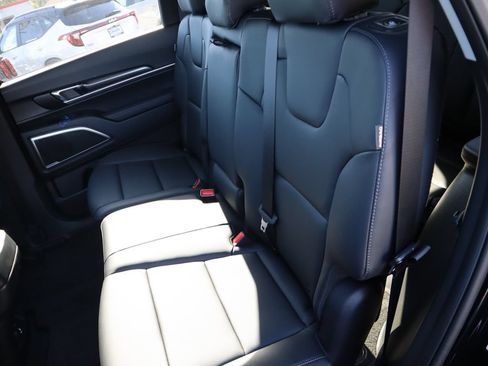 New 2025 Kia Telluride LX FWD image 12