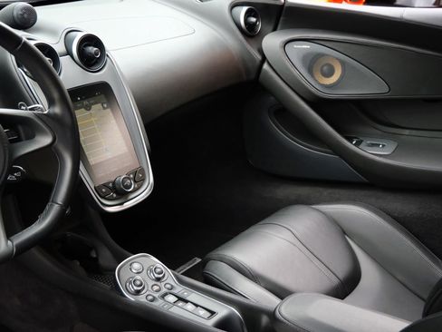 Used 2019 McLaren 570S Coupe RWD image 17