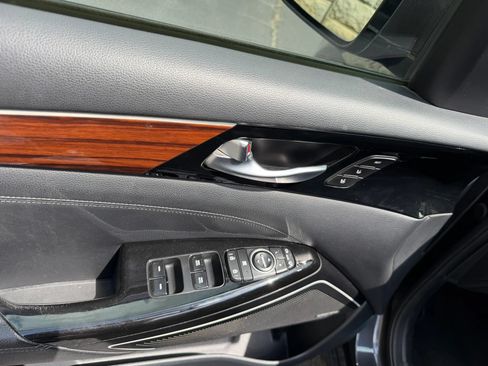 Used 2017 Kia Cadenza Technology FWD image 27