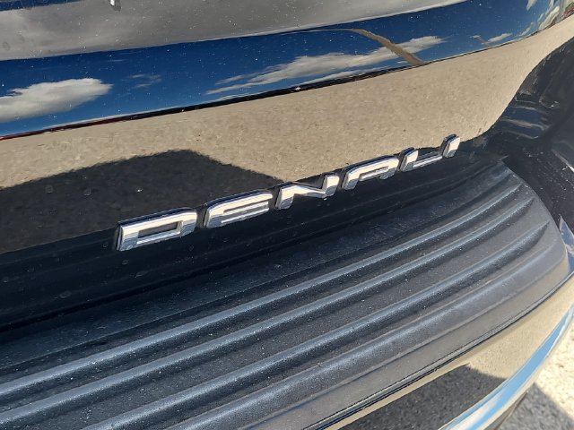 Used 2021 GMC Yukon Denali w/ Denali Ultimate Package AWD/4WD image 9