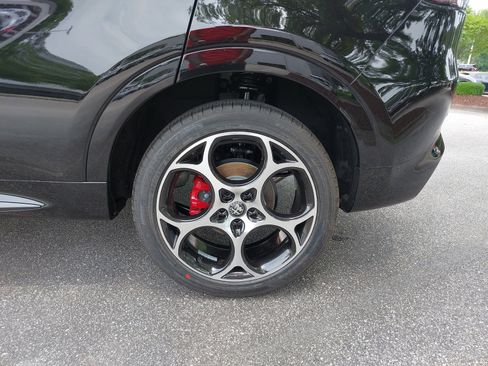 New 2025 Alfa Romeo Tonale w/ Premium Package image 35