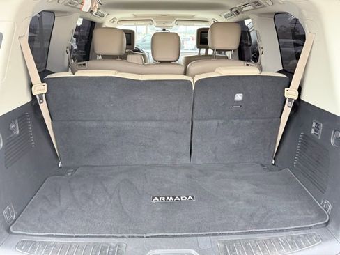 Used 2020 Nissan Armada Platinum image 9