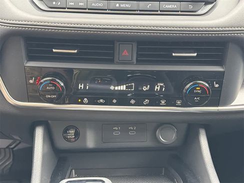 Used 2024 Nissan Rogue SV w/ SV Premium Package image 29