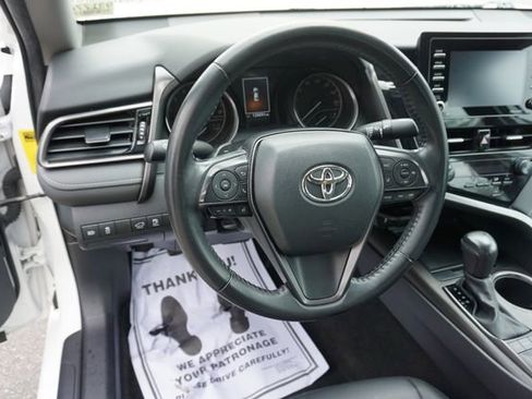 Used 2022 Toyota Camry SE w/ Convenience Package image 9