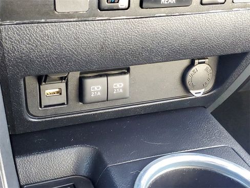 Used 2020 Toyota Sequoia Platinum image 34