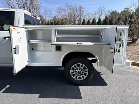 New 2026 GMC Sierra 2500 Pro w/ Convenience Package AWD/4WD image 18
