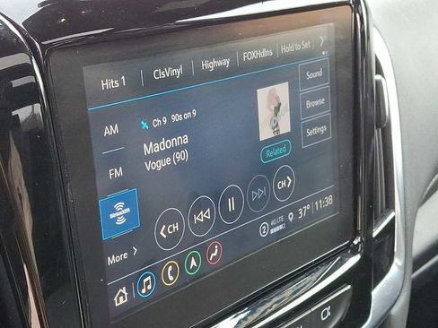 Used 2023 Chevrolet Traverse LT w/ LT Premium Package image 17