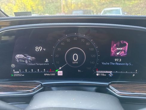 Used 2021 Cadillac Escalade Premium Luxury image 7