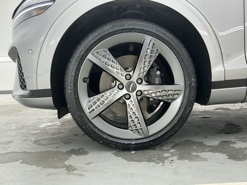 Used 2023 Genesis GV70 2.5T w/ Sport Prestige Package image 18