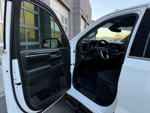 Used 2024 GMC Sierra 1500 SLE w/ X31 Off-Road Package image 34