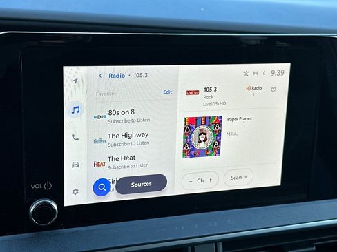 Used 2023 Toyota Prius XLE image 23