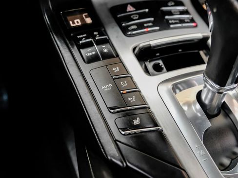 Used 2018 Porsche Cayenne GTS w/ Premium Package Plus image 27