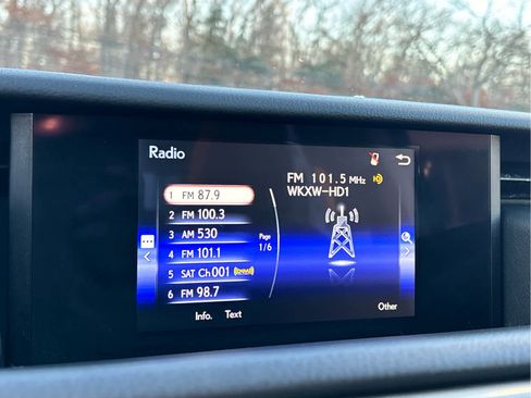 Used 2020 Lexus IS 300 AWD w/ Premium Package image 18