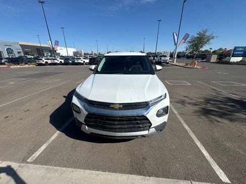 Used 2021 Chevrolet TrailBlazer LT w/ Convenience Package FWD image 5
