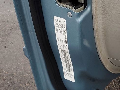 Used 2008 Chrysler Town & Country Touring image 30