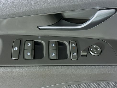 Used 2024 Hyundai Elantra SEL image 24