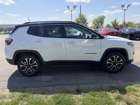 Used 2022 Jeep Compass Limited AWD/4WD image 7