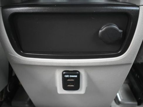 Used 2015 GMC Acadia SLE image 35