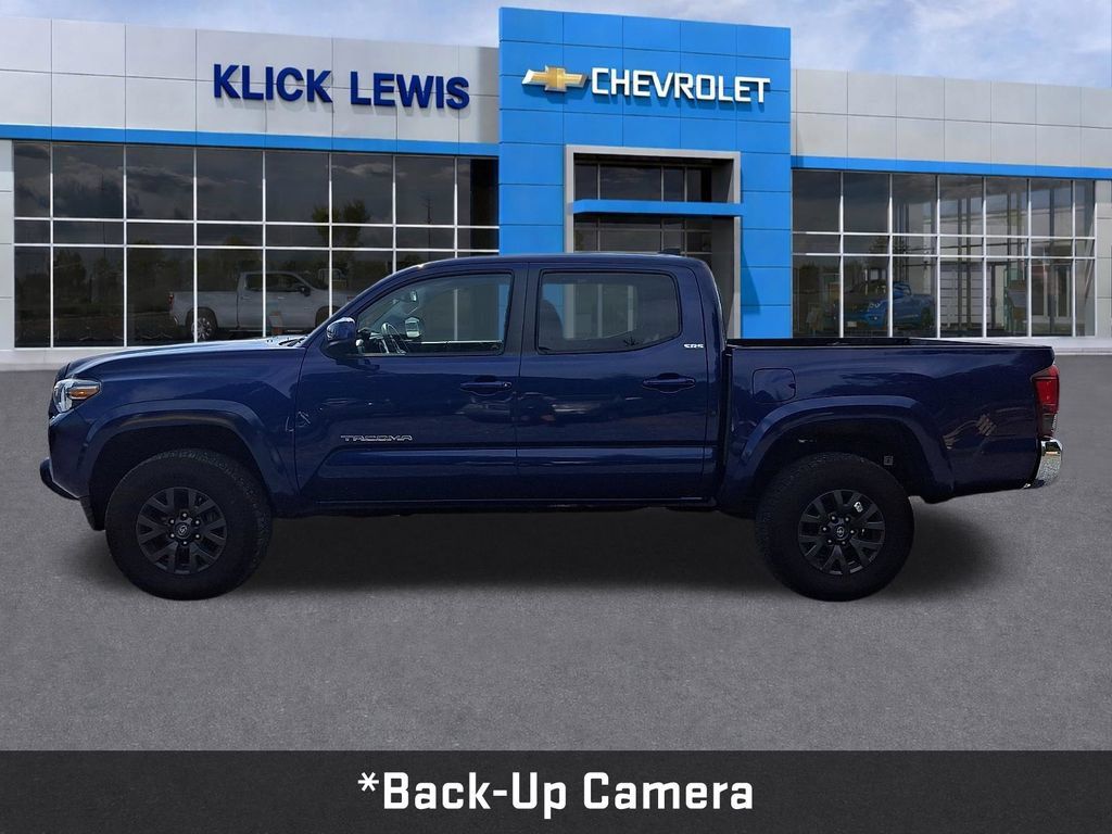 Used 2022 Toyota Tacoma SR5 AWD/4WD image 4