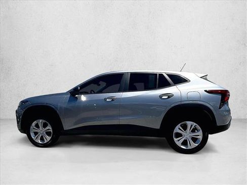 Used 2024 Chevrolet Trax LS FWD image 6