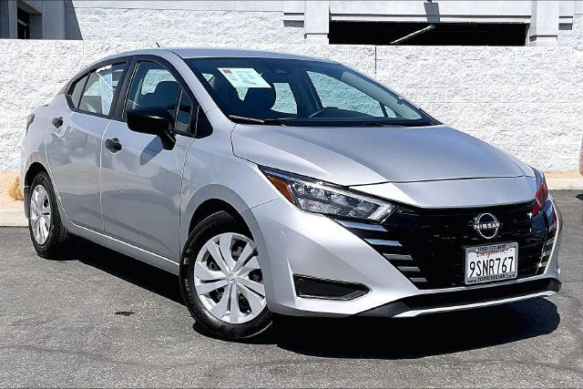 Certified 2025 Nissan Versa S w/ Trunk Package FWD image 12