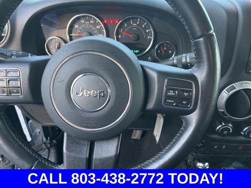 Used 2016 Jeep Wrangler Unlimited Rubicon w/ Connectivity Group AWD/4WD image 19