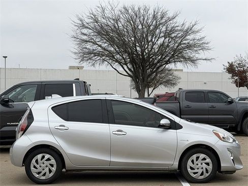 Used 2016 Toyota Prius C Four image 3