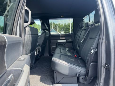 Used 2022 Ford F250 Lariat w/ Black Appearance Package AWD/4WD image 9