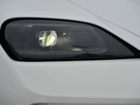 Used 2025 Porsche Taycan image 11