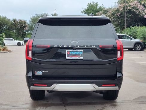 Used 2025 Ford Expedition Platinum AWD/4WD image 4