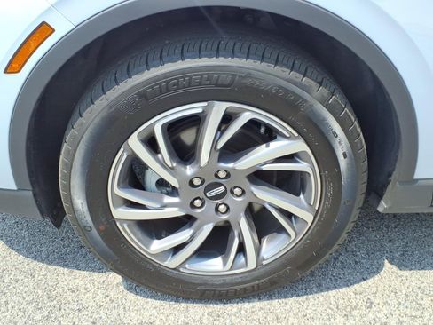 Certified 2025 Lincoln Corsair AWD w/ Equipment Group 101A image 9