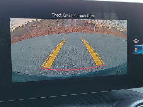 Used 2020 Mercedes-Benz GLC 300 4MATIC image 25