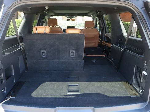 Used 2024 Ford Expedition Max Platinum AWD/4WD image 9