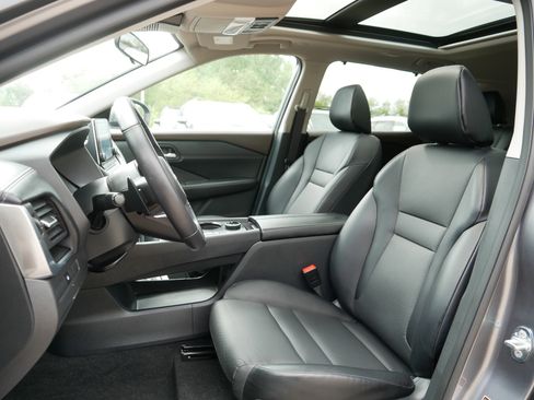 Certified 2023 Nissan Rogue SV w/ SV Premium B Package AWD/4WD image 35