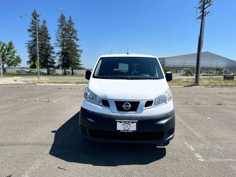 Used 2019 Nissan NV200 S w/ Back Door Glass Package FWD image 2